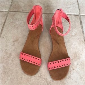 Koolaburra by Ugg Sandals Size 6